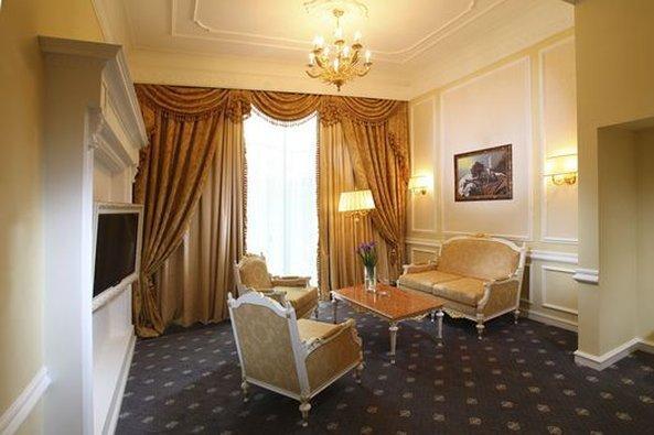 Aleksandrovski Grand Hotel Vlagyikavkaz Szoba fotó